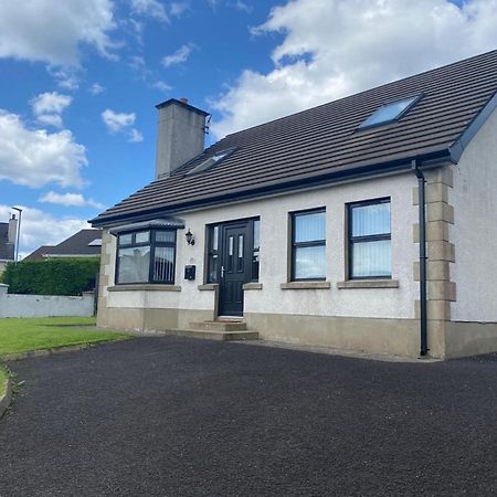 Holiday Home In Ballycastle - Fainne Na Cairde Екстер'єр фото