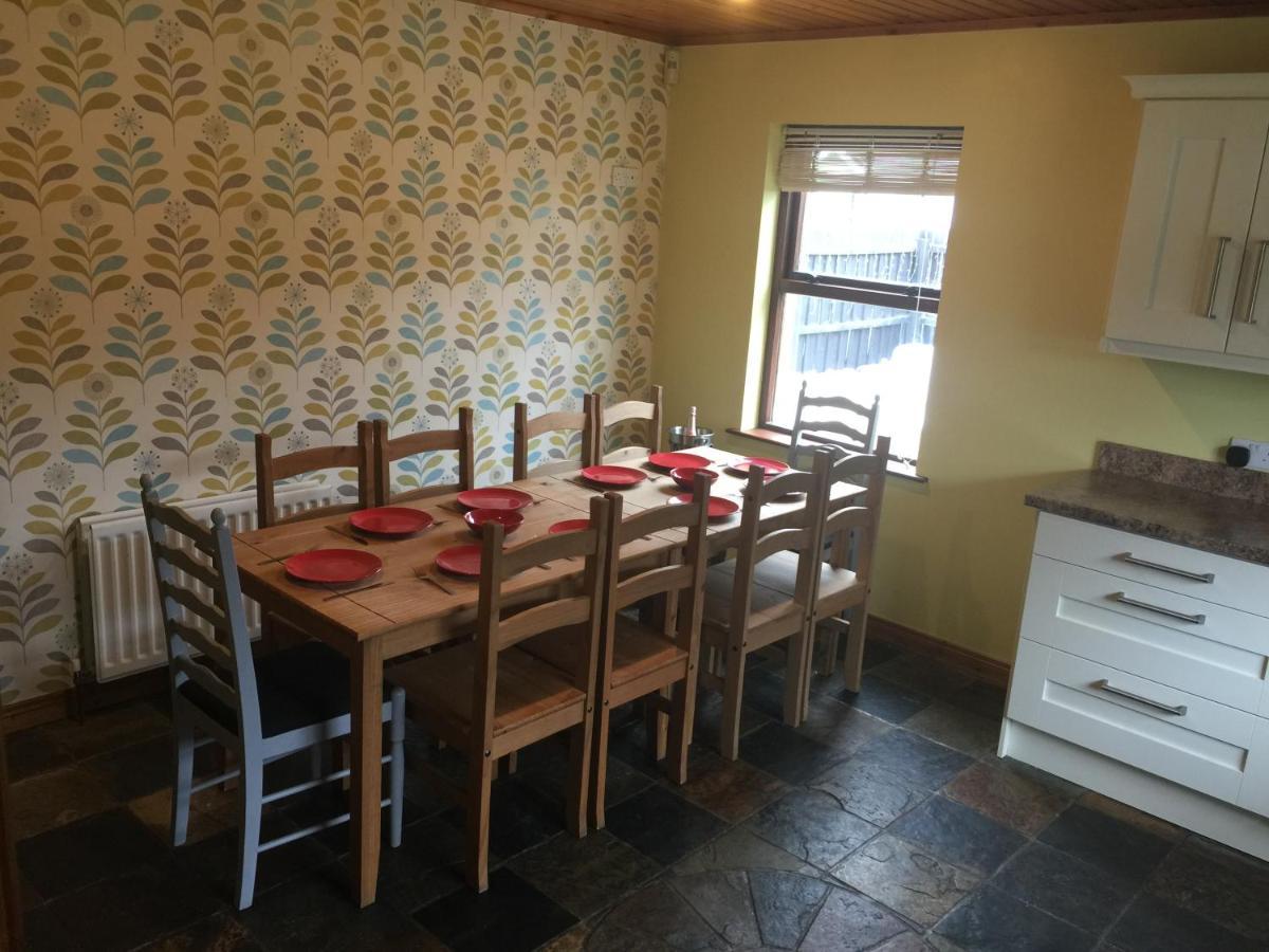 Holiday Home In Ballycastle - Fainne Na Cairde Екстер'єр фото